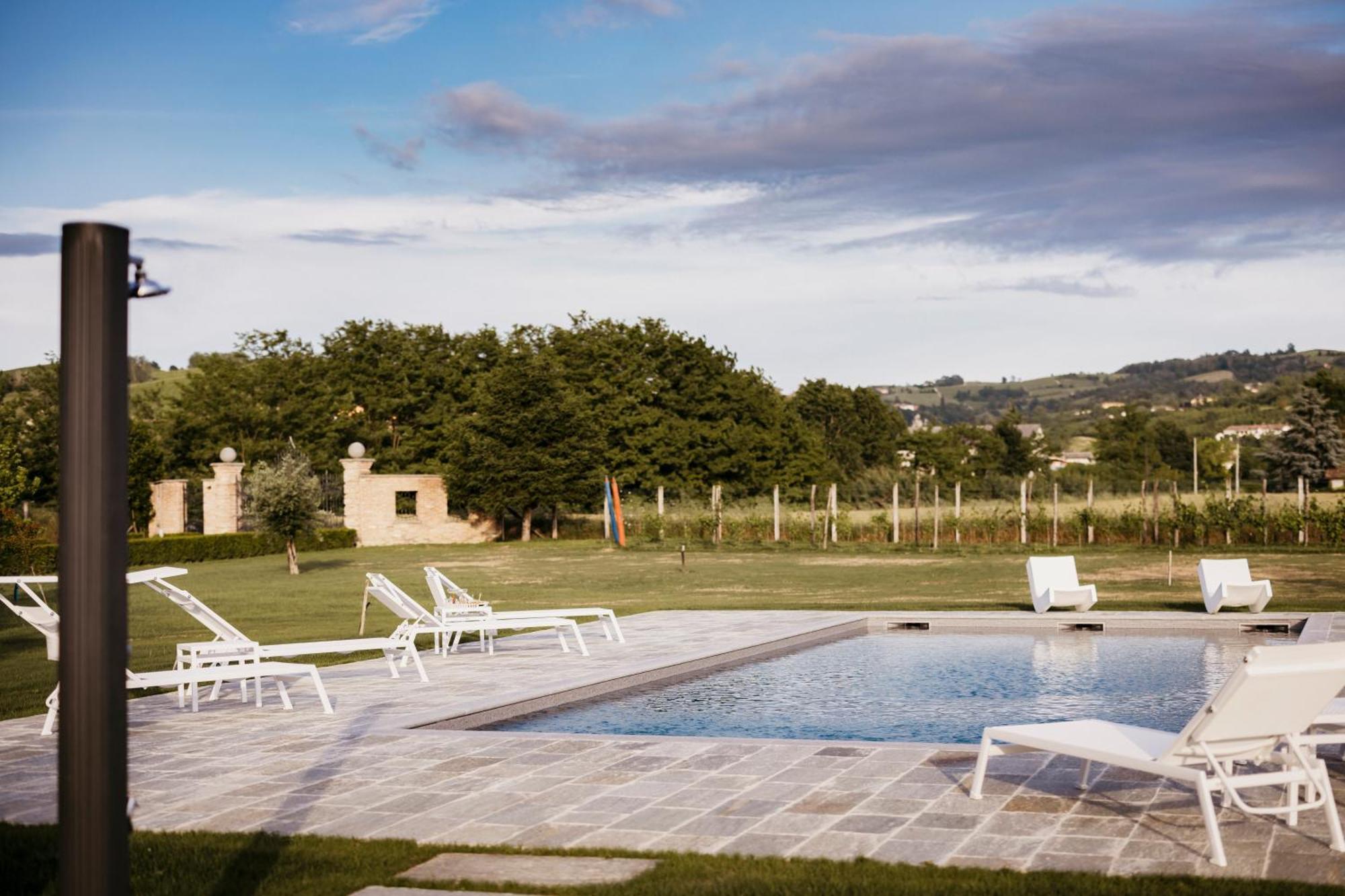 Resort Adelaide Relais & Wine *