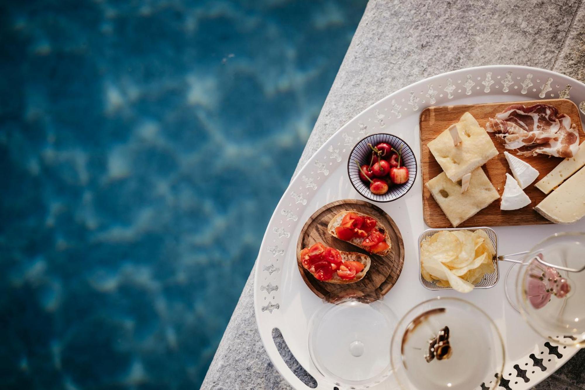 Resort Adelaide Relais & Wine